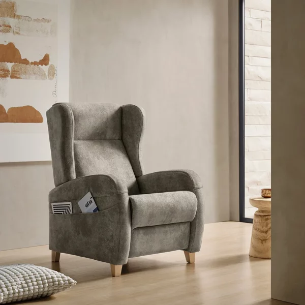 Sillón modelo ALE en una habitación