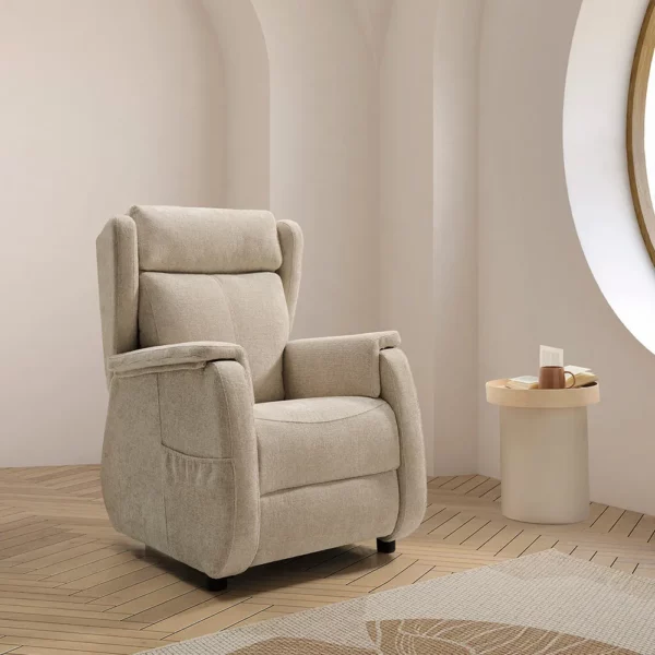 Sillón modelo OL visto de frente en una habitación